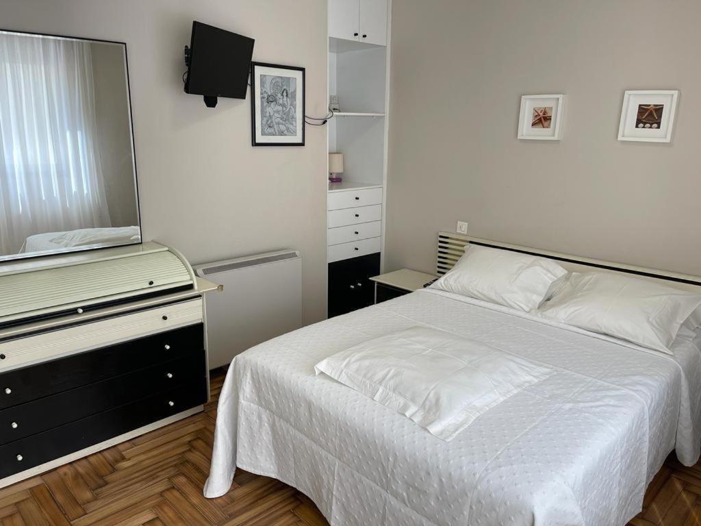 La De Mondi Apartment ไบโยนา ภายนอก รูปภาพ