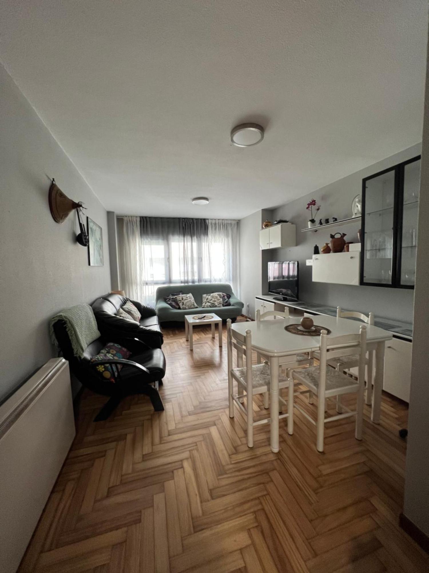 La De Mondi Apartment ไบโยนา ภายนอก รูปภาพ